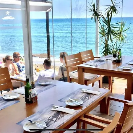 Mi Capricho 2b2 Beachfront Complex-apartment Beachside With Sea Views
